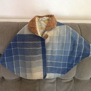 Vintage girls cape/shawl. Plaid /Flannel with flower collar